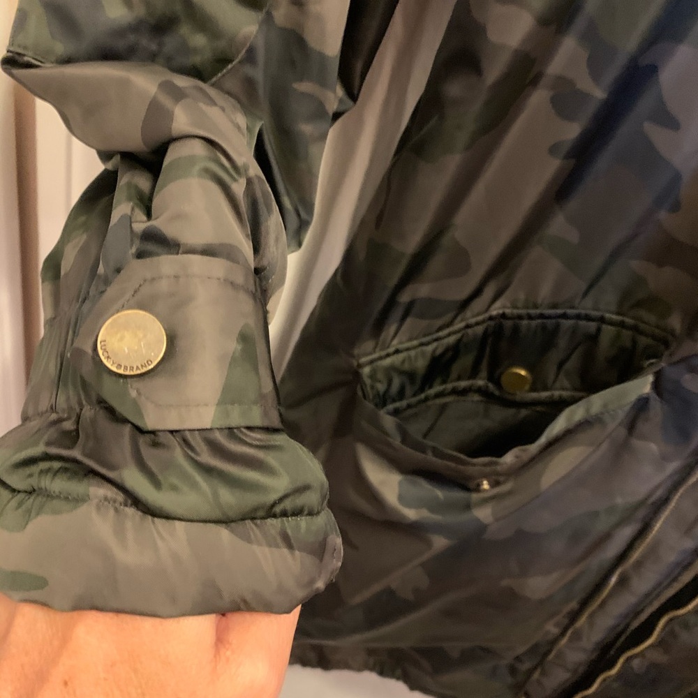 Lucky Brand camouflage hooded winter coat with faux fur trim - Picture 2 of 14